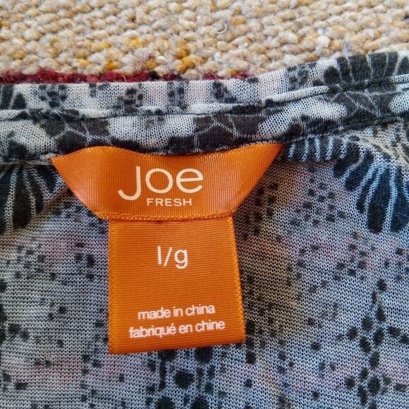 *329 Joe Fresh Semi Sheer Abstract Tee - Picture 4 of 4